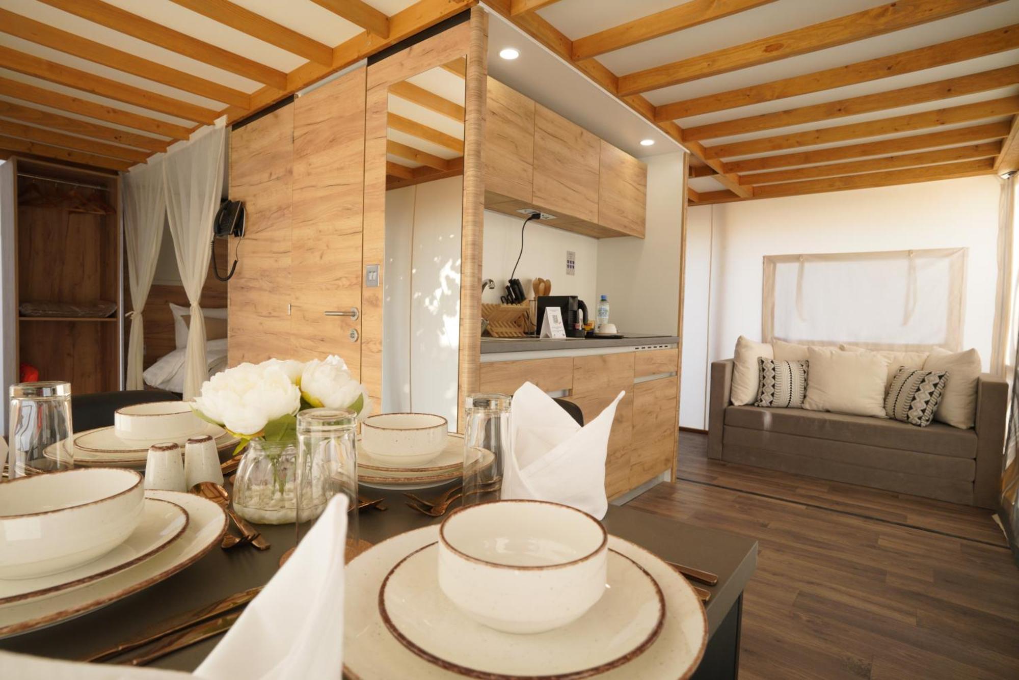 Bab Al Nojoum Hudayriyat Villas Abu Dzabi Szoba fotó